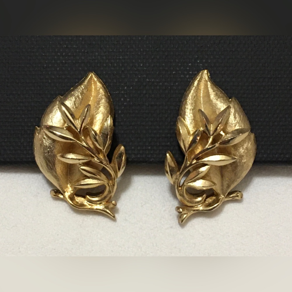 NOS Vtg 1962 SEA WHISPERS Goldtone Leaf & Sea Oats Sarah Coventry CLIP Earrings